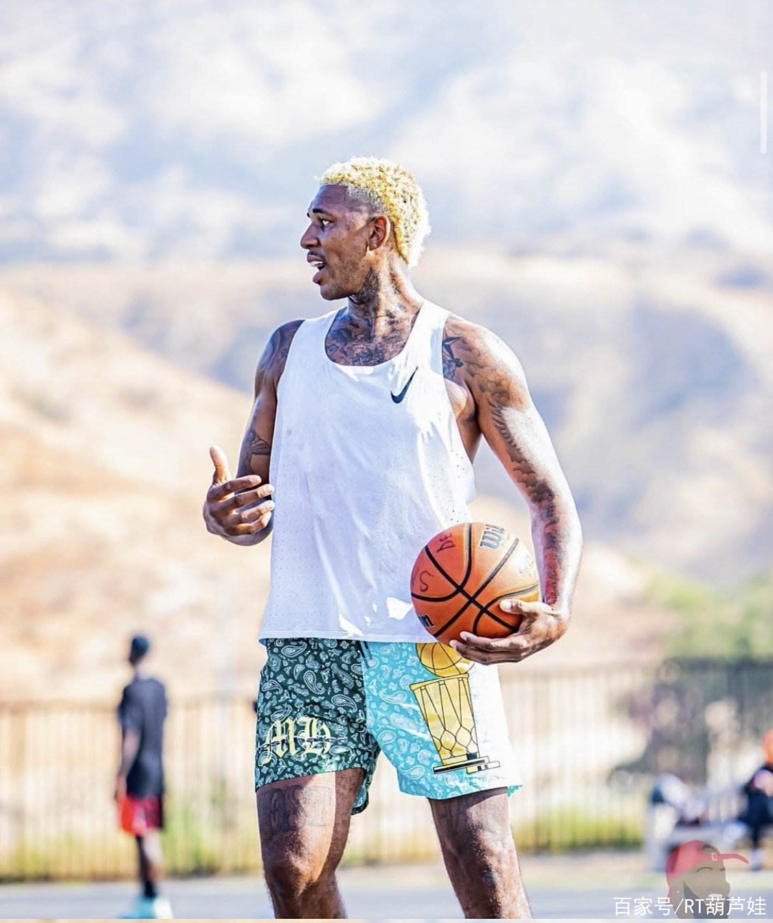 正在形成健 正在形成健