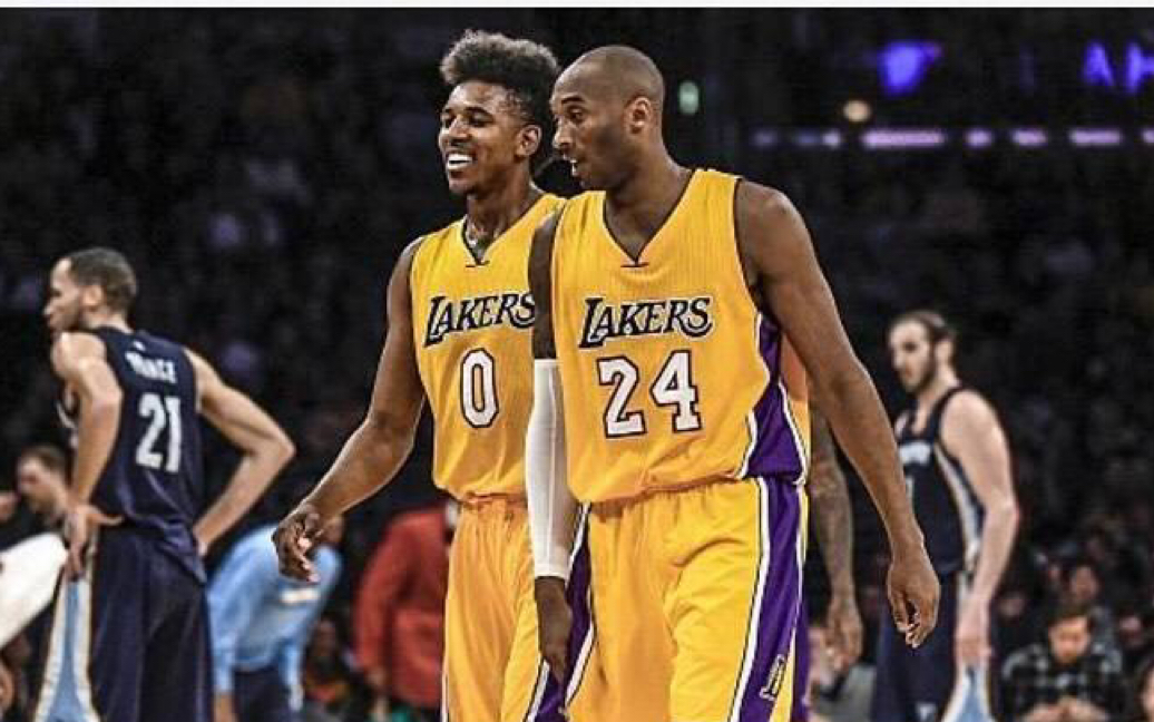 看哪边了 看哪边了